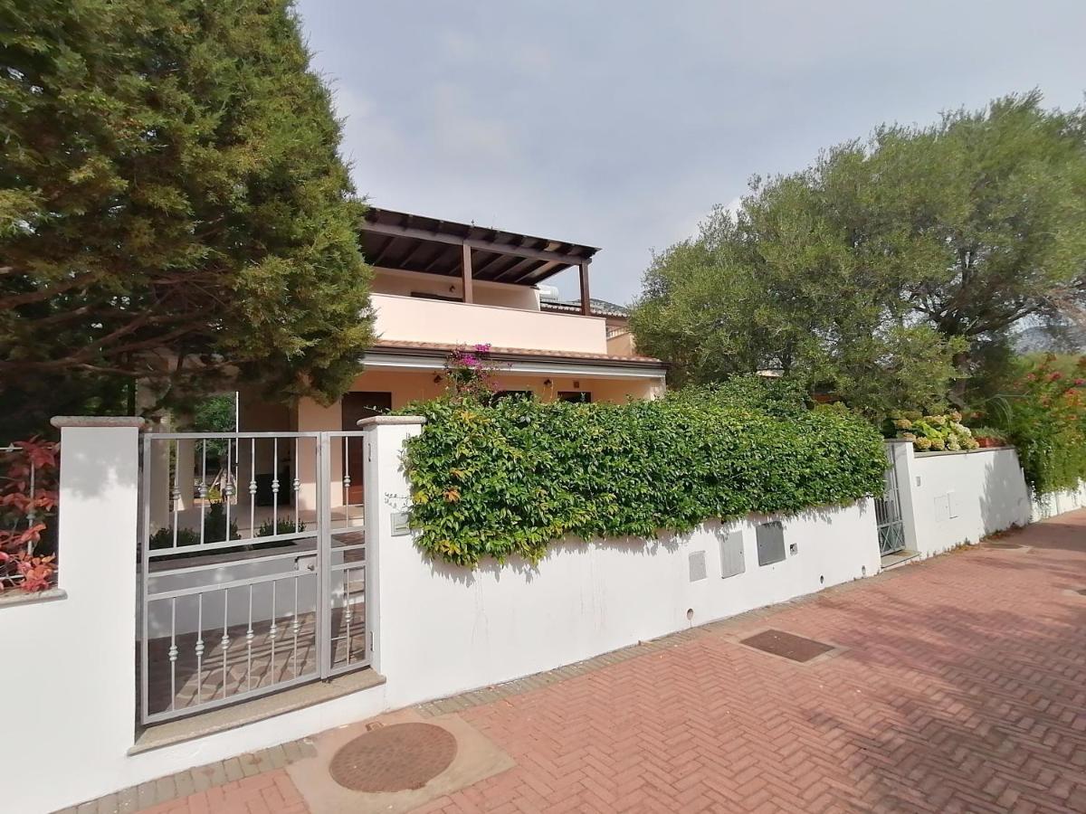 Casa Vacanze Villa Rosa كالا غونوني المظهر الخارجي الصورة